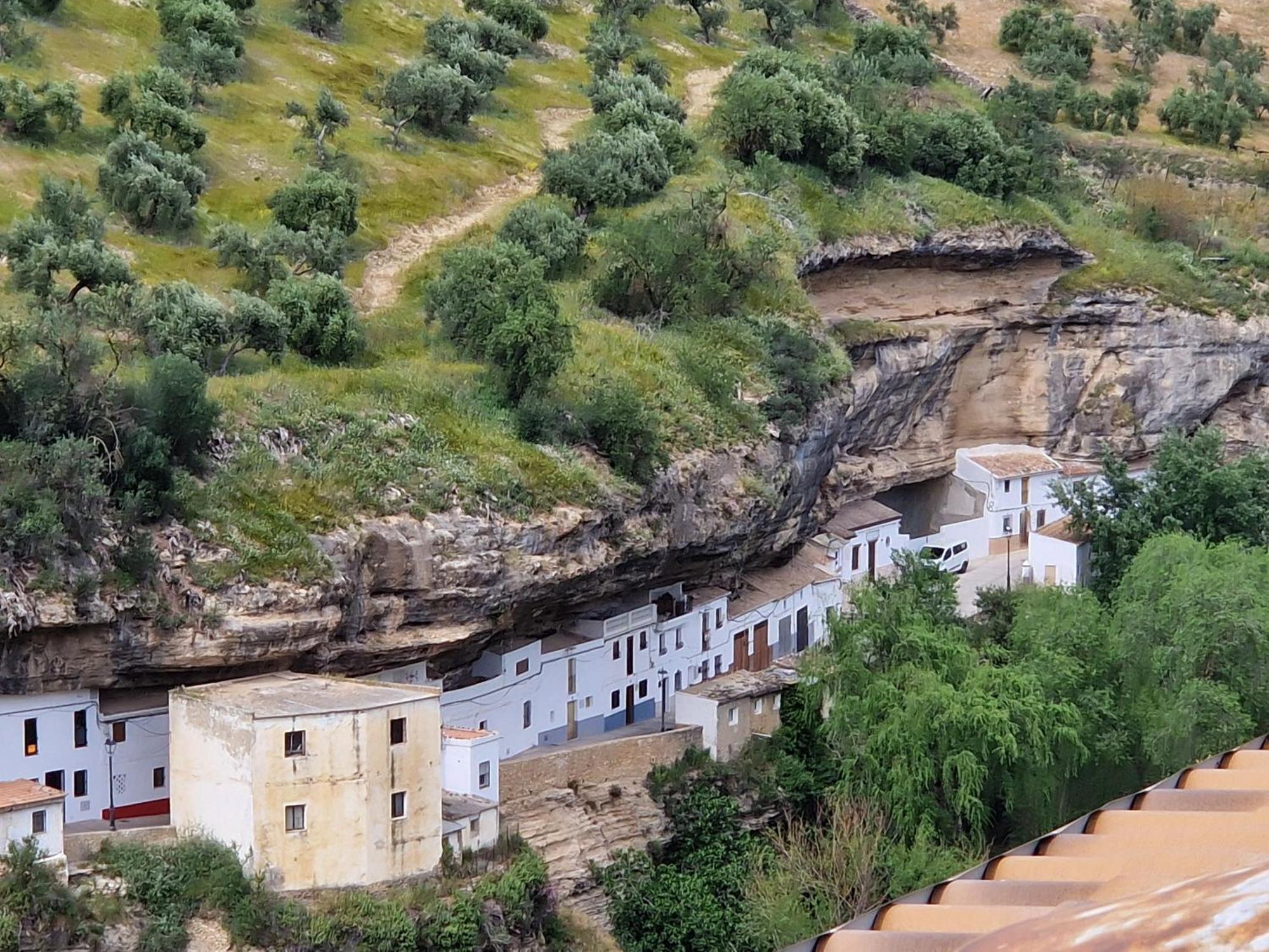 Villa El Aroma Del Dulce à Setenil De Las Bodegas Extérieur photo